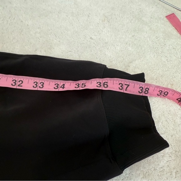 Lululemon On The Fly 28”Luxtreme Ribbed Jogger Pants Black Size 10 - Picture 13 of 13